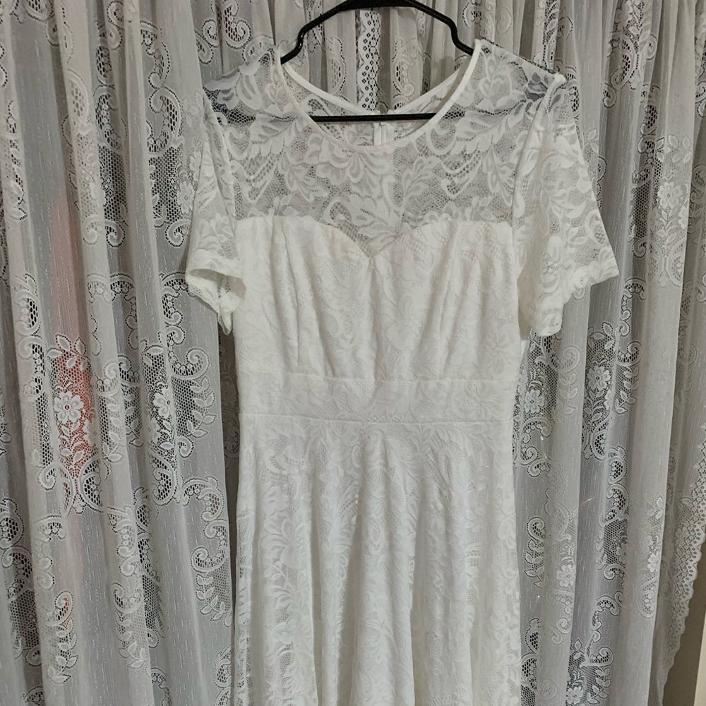 White lace short sleeve dress, never worn